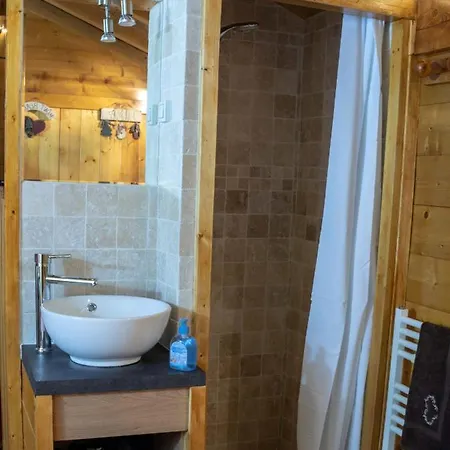 Alpine Rose Chalet *